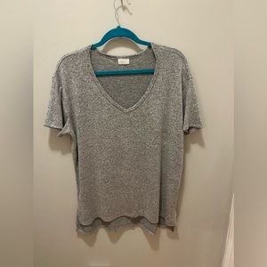 Lose soft short sleeved sweater/shirt